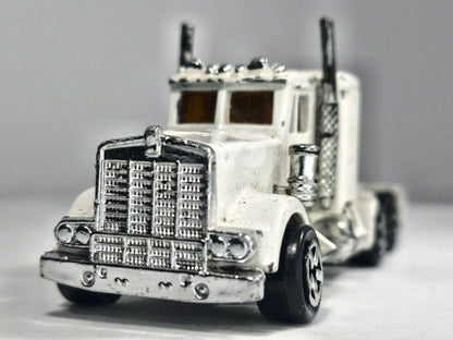 Ciągnik Siodłowy Kenworth Majorette Biały 1:87 – zdjęcie 5
