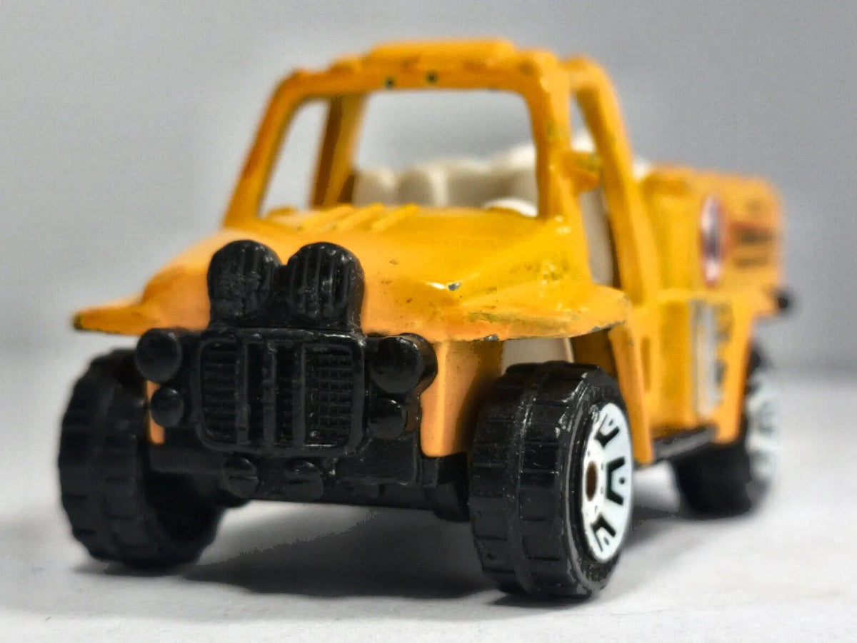 FOAM FIRE TRUCK, BUG TERMINATOR, Matchbox 2001 Die cast Żółty 1:64 Resoraki – zdjęcie 5
