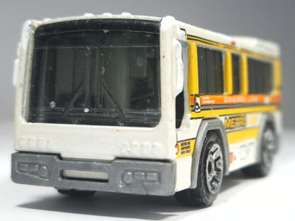 CITY BUS Matchbox 2004 Biały 1:120 – zdjęcie 5