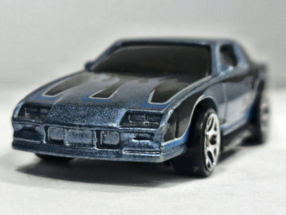 Chevrolet Camaro Z28 Hot Wheels 1983 1:64 Luzak Niebieski Vintage Model – zdjęcie 5