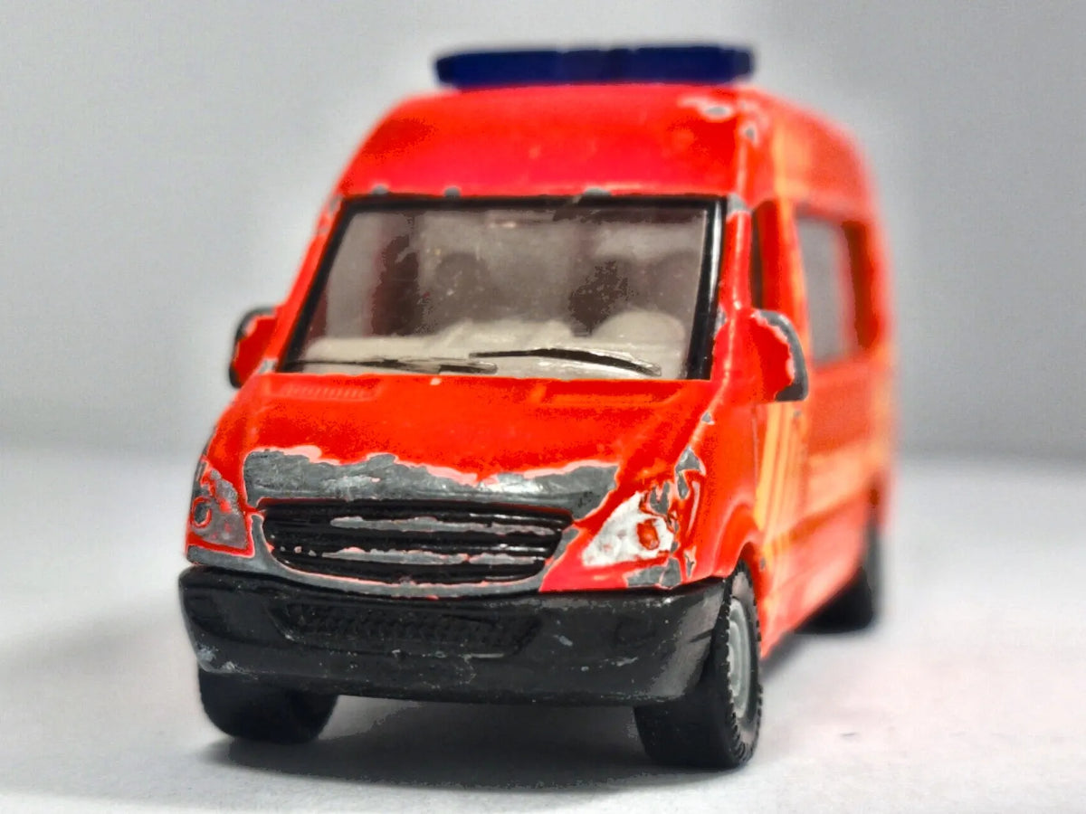 Mercedes Sprinter Straż pożarna SIKU Czerwony 1:68 – zdjęcie 5