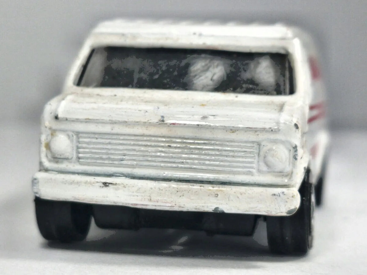 CHEVROLET CUSTOM VAN Corgi '80 Biały 1:70 Paramedic Ambulans – zdjęcie 5