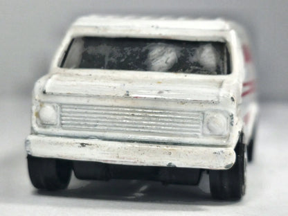 CHEVROLET CUSTOM VAN Corgi '80 Biały 1:70 Paramedic Ambulans – zdjęcie 5