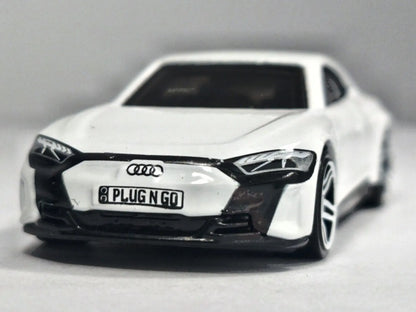 Audi RS E-Tron GT Hot Wheels 2021 Biały 1:64 – zdjęcie 5
