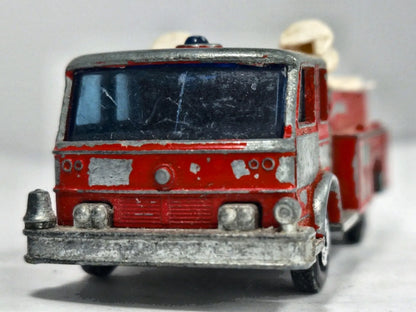 Fire Pumper Truck Matchbox 1974 Superfast 1:87 Wóz strażacki Straż pożarna – zdjęcie 5