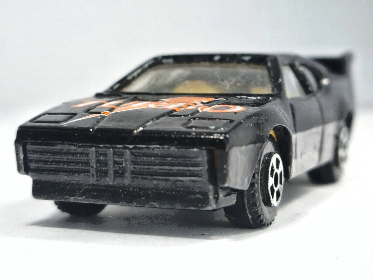 Jak BMW M1 z 1982, High Speed, Die cast M3, TURBO 23, Czarny 1:64, Resoraki – zdjęcie 5
