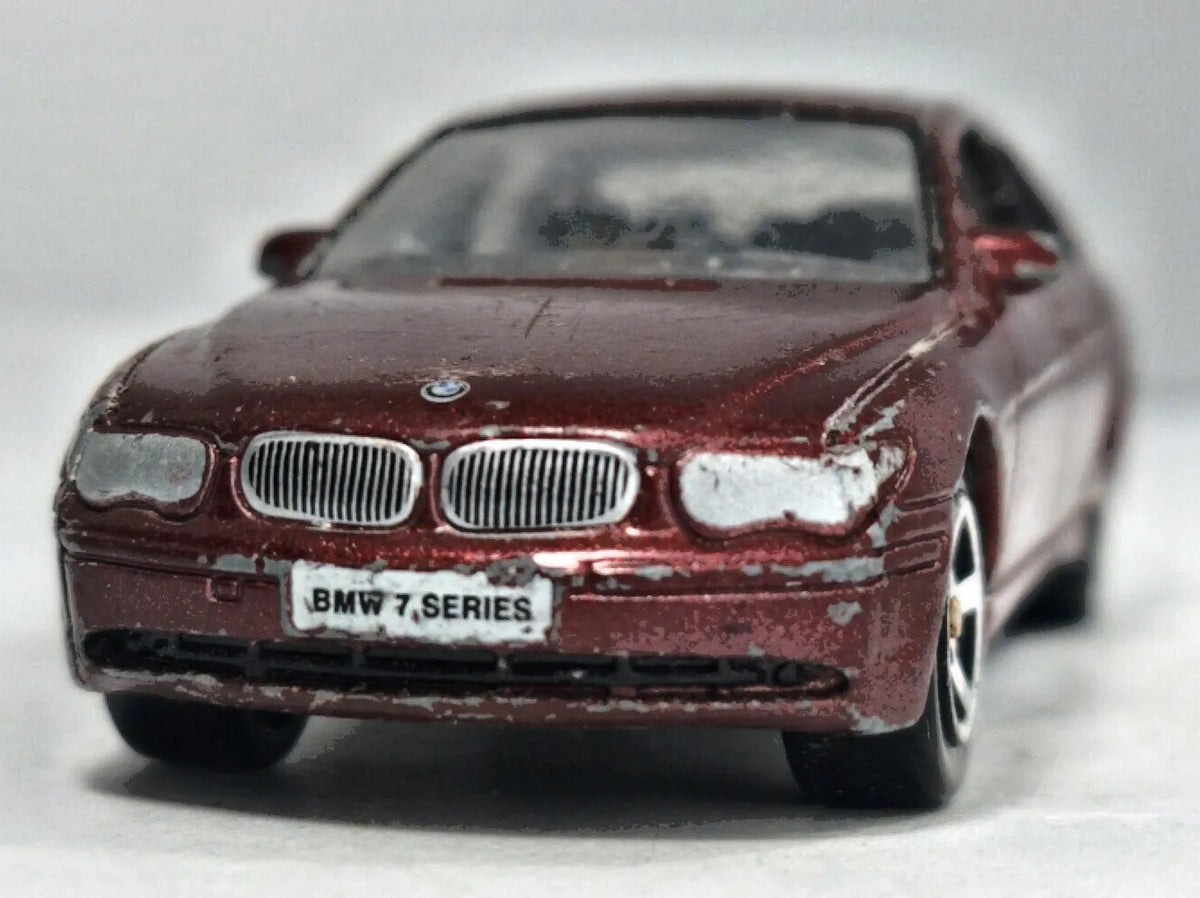 BMW 7 Series Realtoy 1:64 Luzak Bordowy – zdjęcie 5