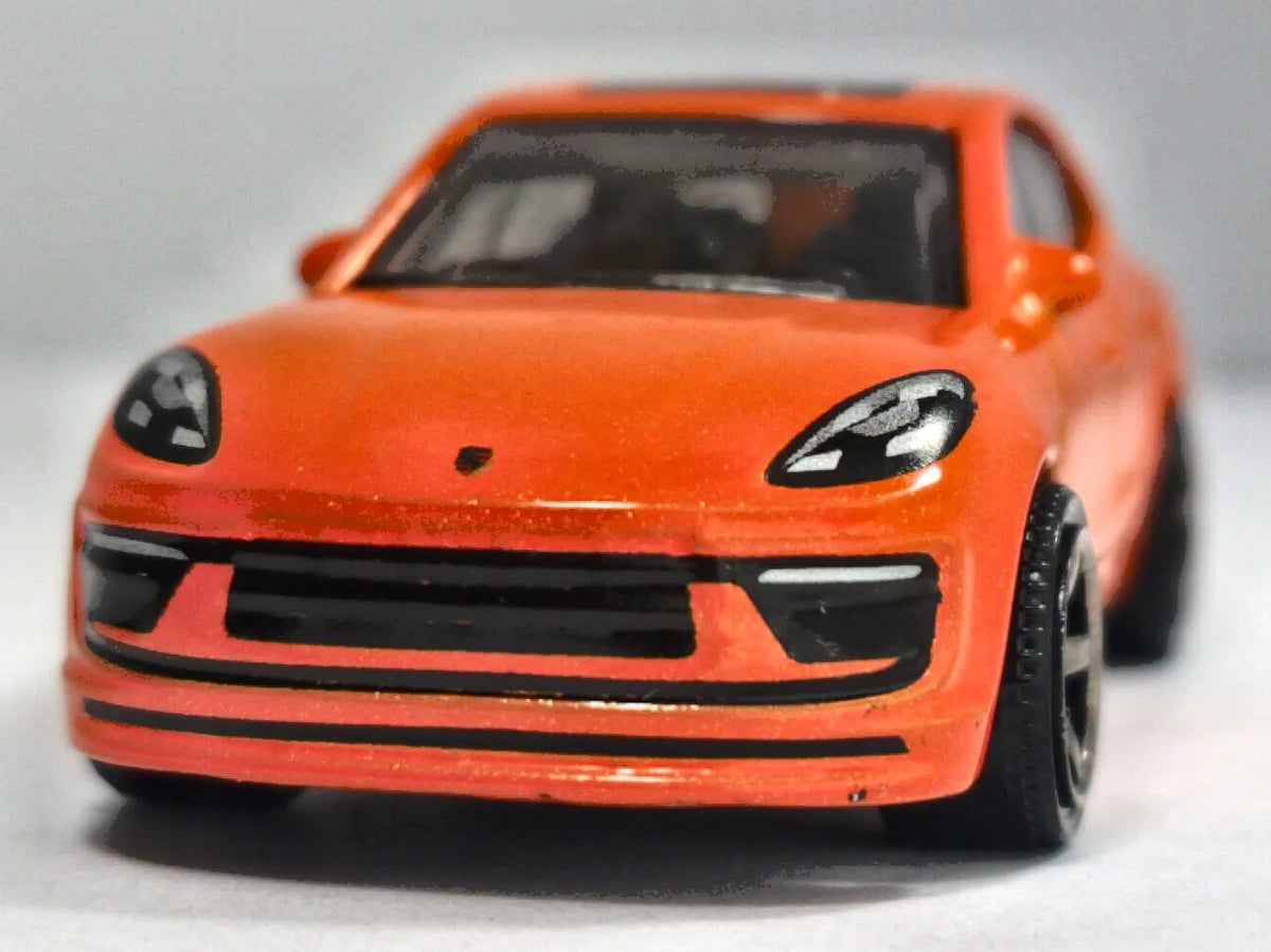 PORSCHE MACAN, Matchbox 2022, Die cast MB1367, Pomarańczowy, 1:64, Resoraki – zdjęcie 5
