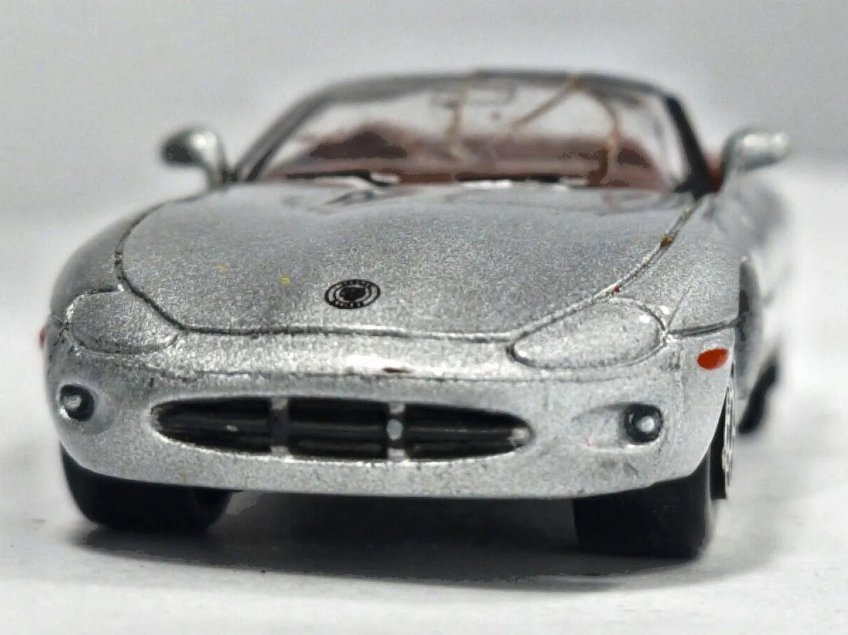 Jaguar XK8 Welly 1:64 Luzak Srebrny – zdjęcie 5