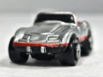 Chevrolet Corvette C3 Micro Machines Galoob Srebrny 1:87 – zdjęcie 5