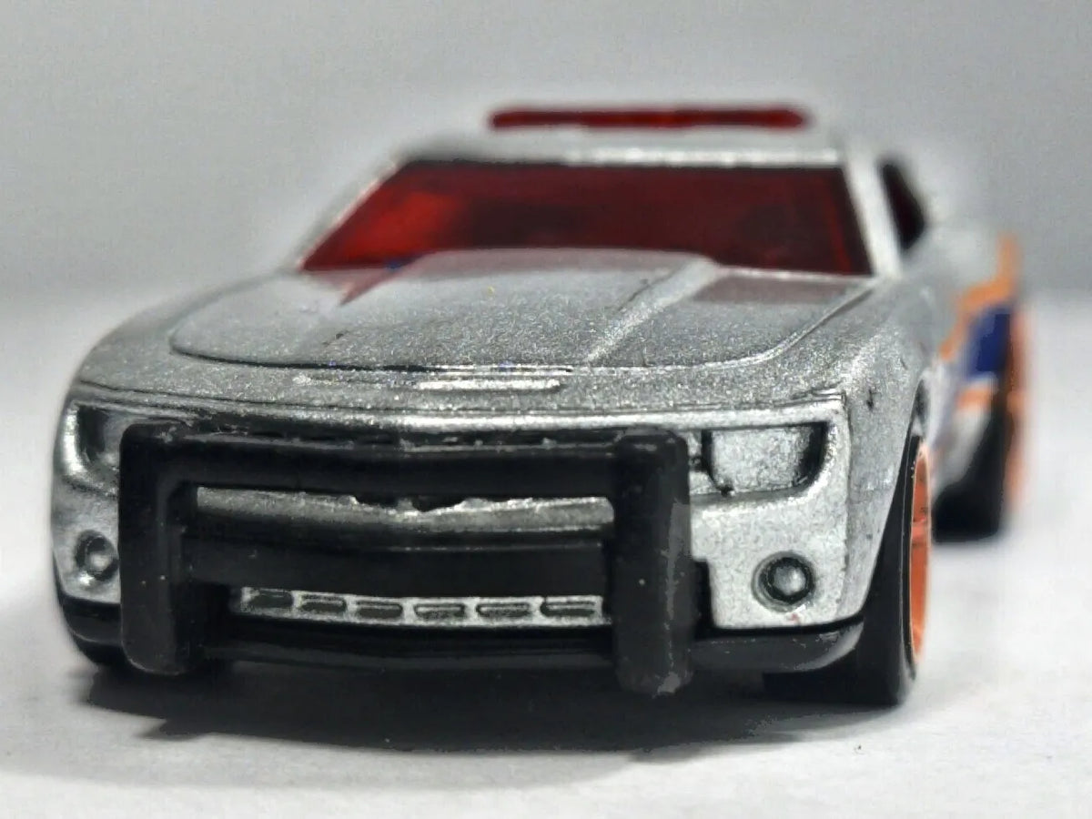 '10 CHEVROLET CAMARO SS POLICE, Hot Wheels 2015 Die cast T9579 Srebrny 1:64 – zdjęcie 5